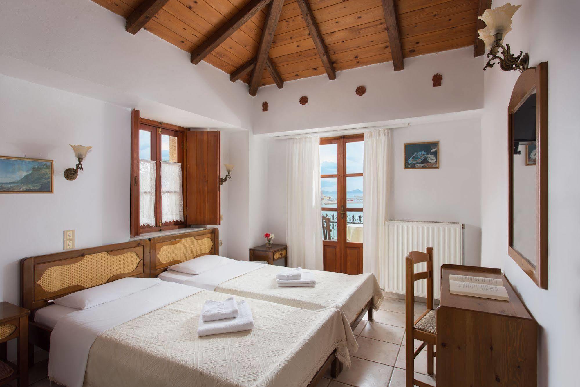 Petrino Guesthouse Monemvasía Exterior photo