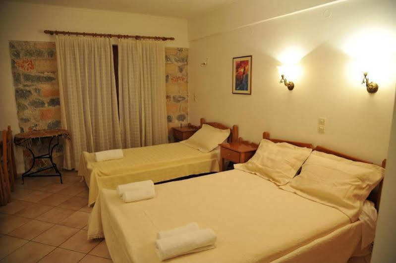 Petrino Guesthouse Monemvasía Exterior photo